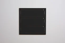 Ambivalenz - Fläpps Hylde - 80 x 80 cm - Sort birk