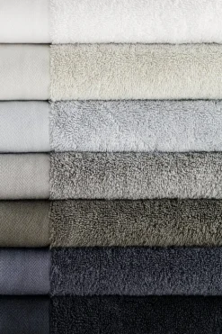 Blomus - Bath Towel - Magnet - RIVA