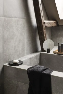 Blomus - Bath Towel - Magnet - RIVA