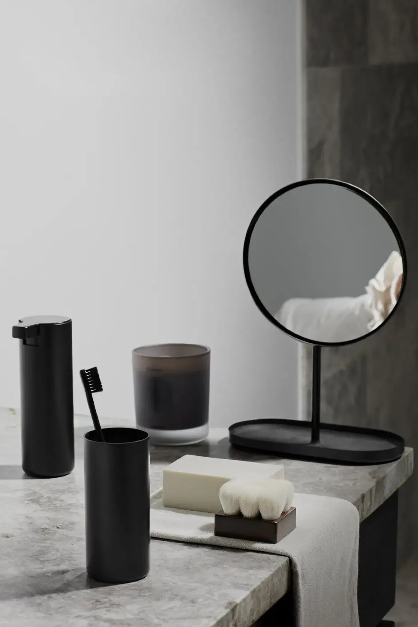Blomus - MODO Toiletrulleholder - Hvid - 9x13 cm
