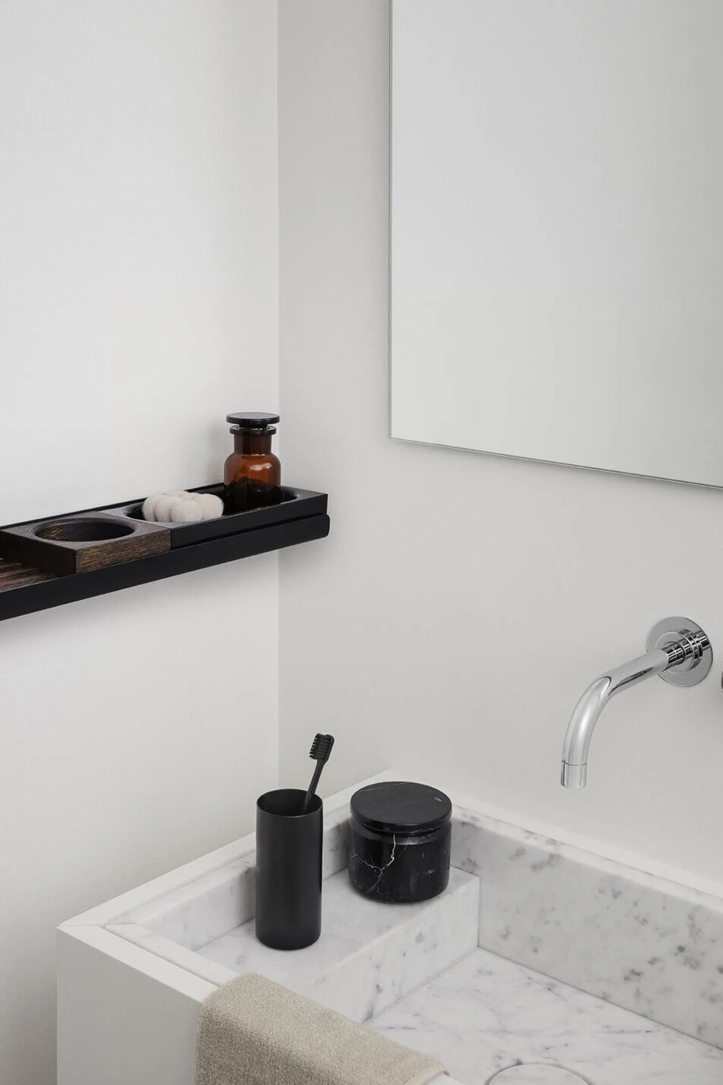Blomus - Tray - H 4 cm, B 10 cm, T 10 cm - MODO