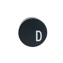 Design Letters - iphone oplader - Charger - "D" - Sort