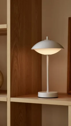 Fritz Hansen - Bordlampe - Musling™ Portable - Hvid