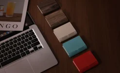 Gingko - Super Mini Smart Book Light - Palm Edition - Ahorn