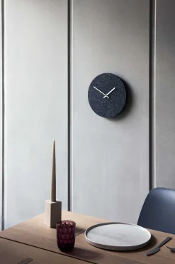 Hemverk - Vægur - Felt grå - Ø28 cm - Sølv visere