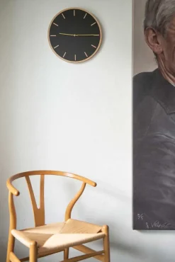 Hemverk - Vægur - Lys Eg/Sort - Sølv visere - Ø28 cm