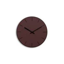Hemverk - Vægur - Mørk Eg/Burgundy - Sorte visere - Ø28 cm