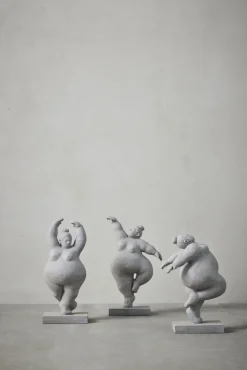 Lene Bjerre - Serafina kvinde figur H23 cm. grå
