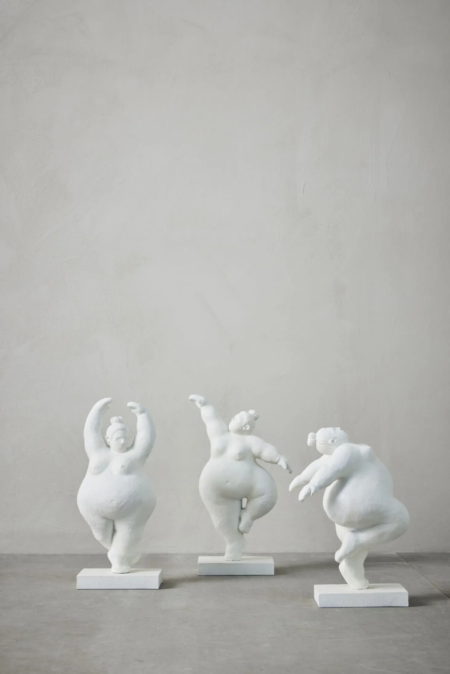 Lene Bjerre - Serafina kvinde figur H28 cm. hvid