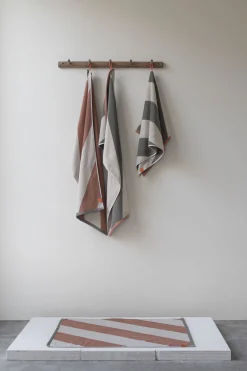 Mette Ditmer - DIAGONAL towel - Dark olive