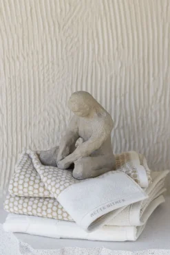 Mette Ditmer - GRID badehåndklæde, Sand / Off-white