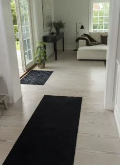Tica Copenhagen - Smudsmåtte - Ensfarvet - Sort - 67x150 cm