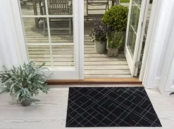 Tica Copenhagen - Smudsmåtte - Lines - Sort/grå - 60x90 cm
