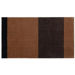 Tica Copenhagen - Smudsmåtte - Stripes Horizon - Cognac/Dark Brown/Black - 90x130 cm