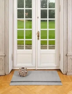Tica Copenhagen - Smudsmåtte - Stripes Vertical - Lysegrå/Steelgrey - 60x90 cm