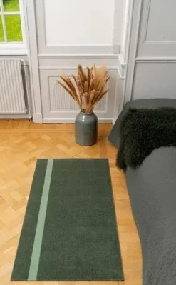 Tica Copenhagen - Smudsmåtte - Stripes Vertical - Lysegrøn/Støvet - 67x120 cm