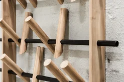 We Do Wood - Knagerække - Coat Frama - bambus med sort stål